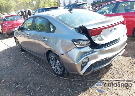 2024 Kia Forte Lxs z USA, uszkodzony, nr VIN 3KPF24AD8RE799172